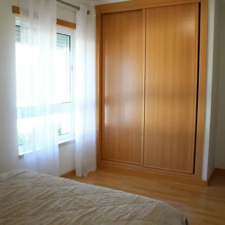 3 Bedroom With Garden * Conceição
