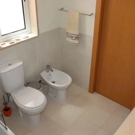 Hébergement de vacances 3 Bedroom With Garden