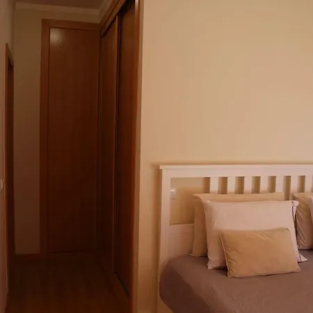 Hébergement de vacances 3 Bedroom With Garden