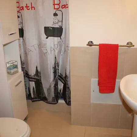 3 Bedroom With Garden * Conceição