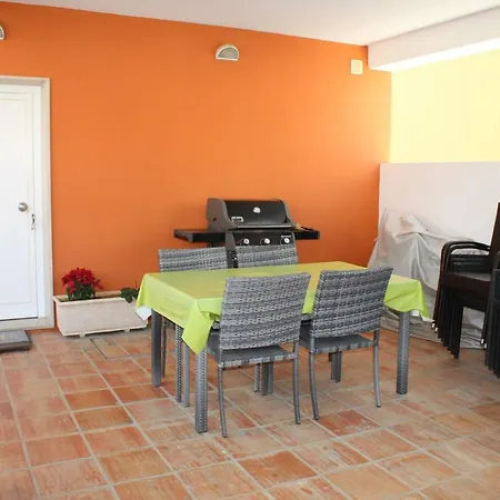 3 Bedroom With Garden Conceição