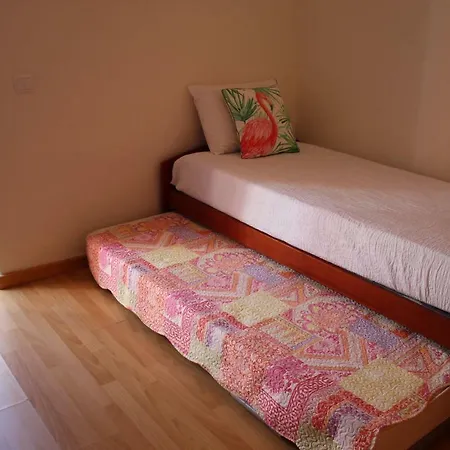 Hébergement de vacances 3 Bedroom With Garden