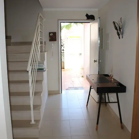Feriehus 3 Bedroom With Garden